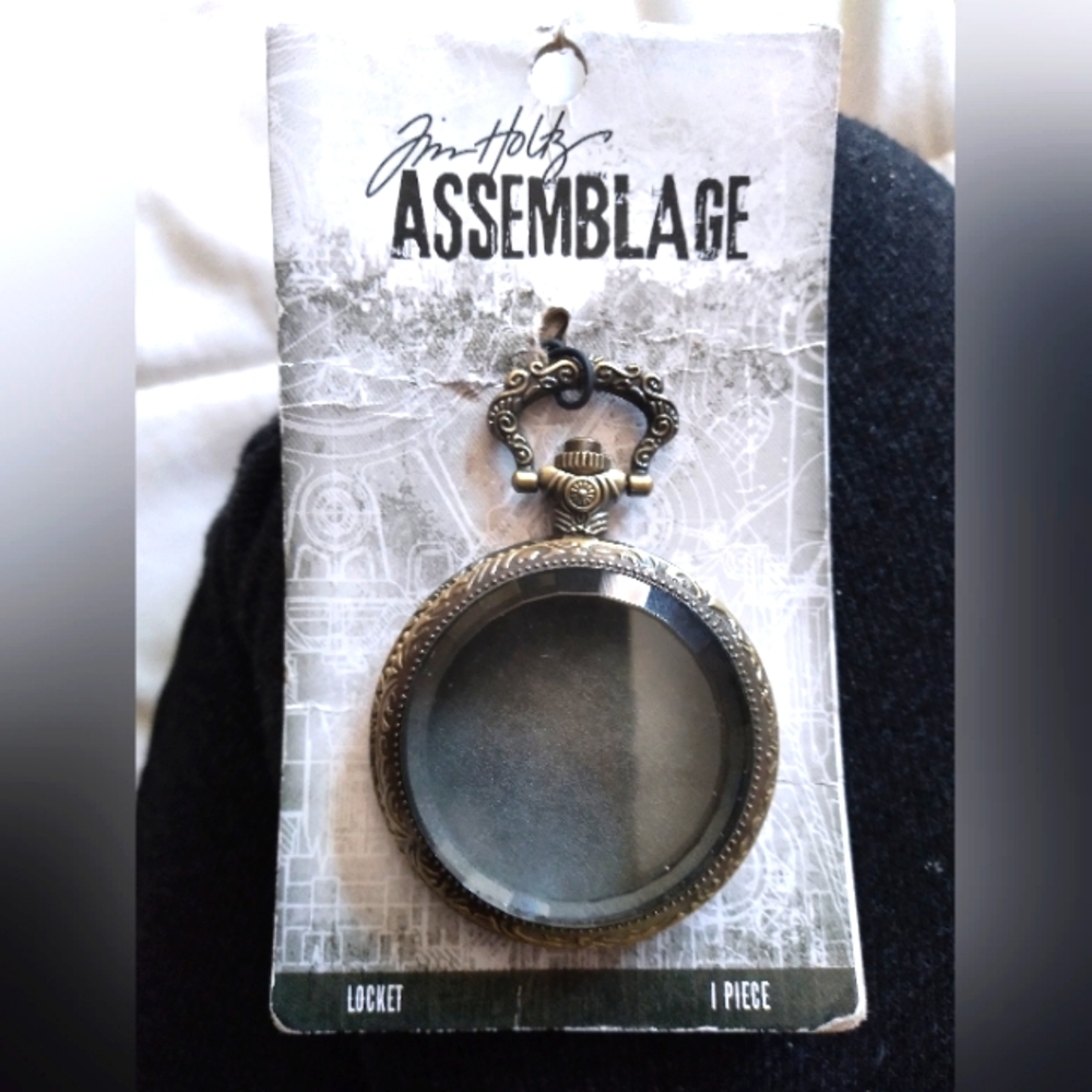 Must bundle! Tim Holtz assemblage locket